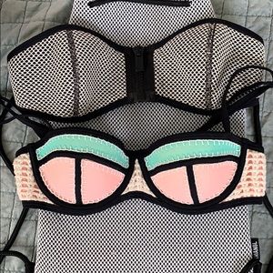 TRIANGL BIKINIS